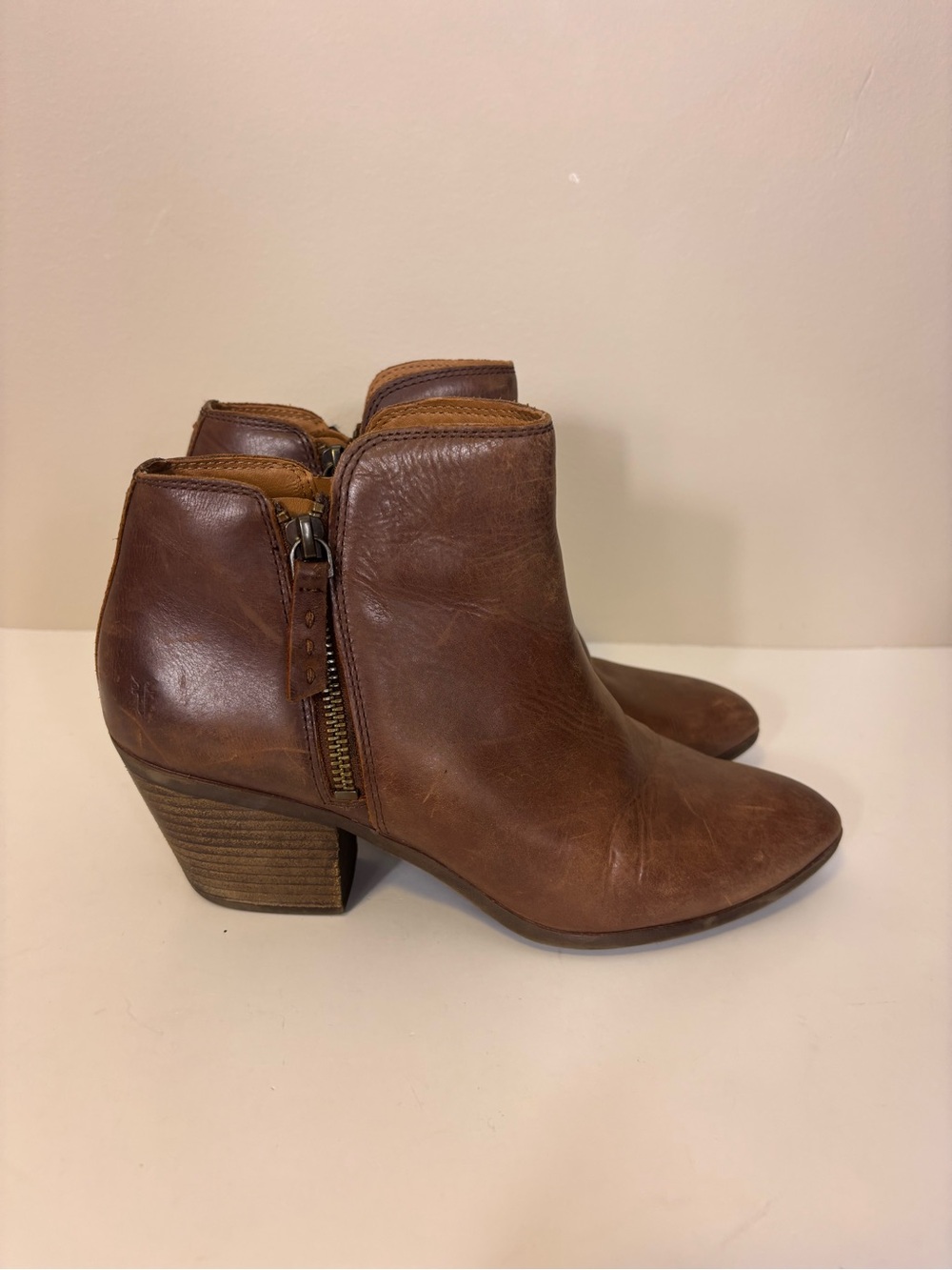 Frye Brown Leather Ankle Booties with Side Zip Low Heel Women’s 8.5